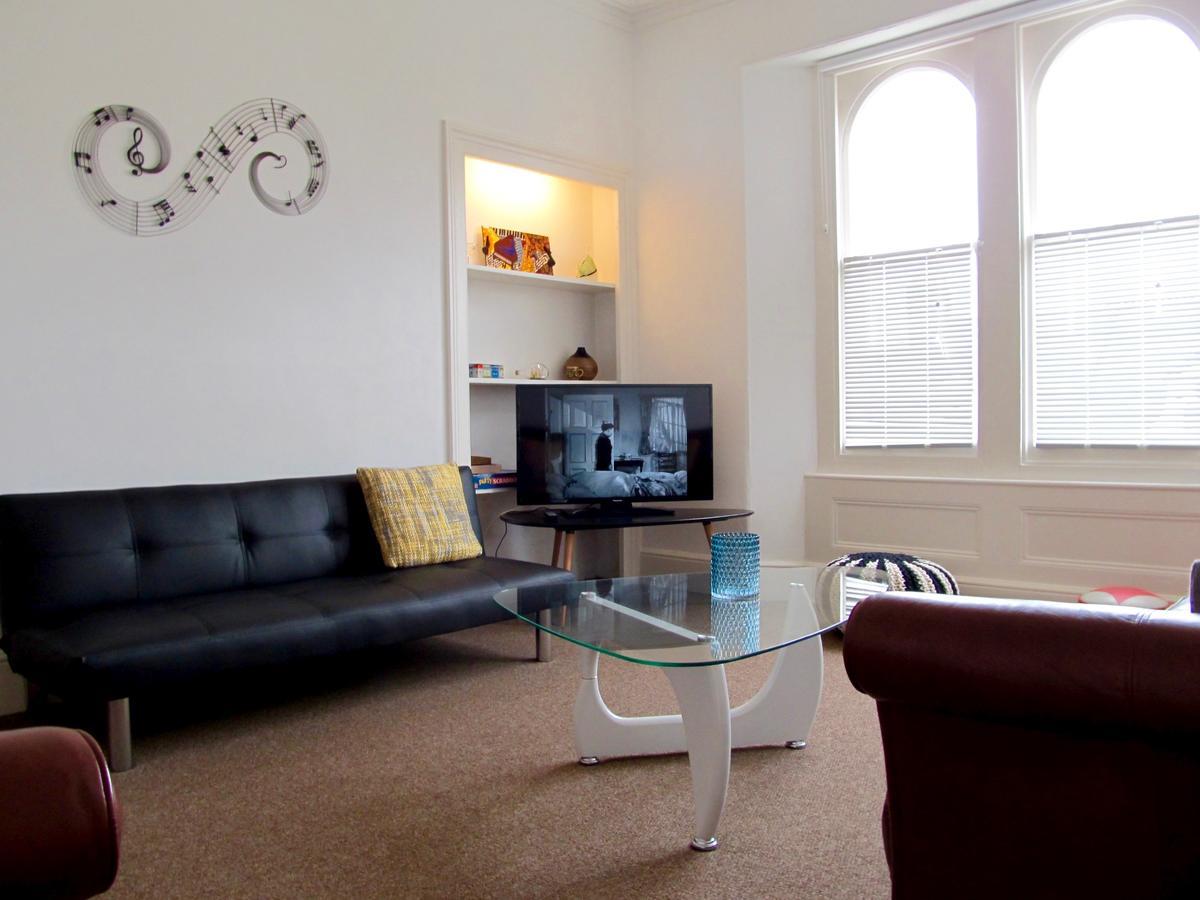 The Beatnik, Victorian Townhouse Apartment With Parking Plymouth Exterior photo